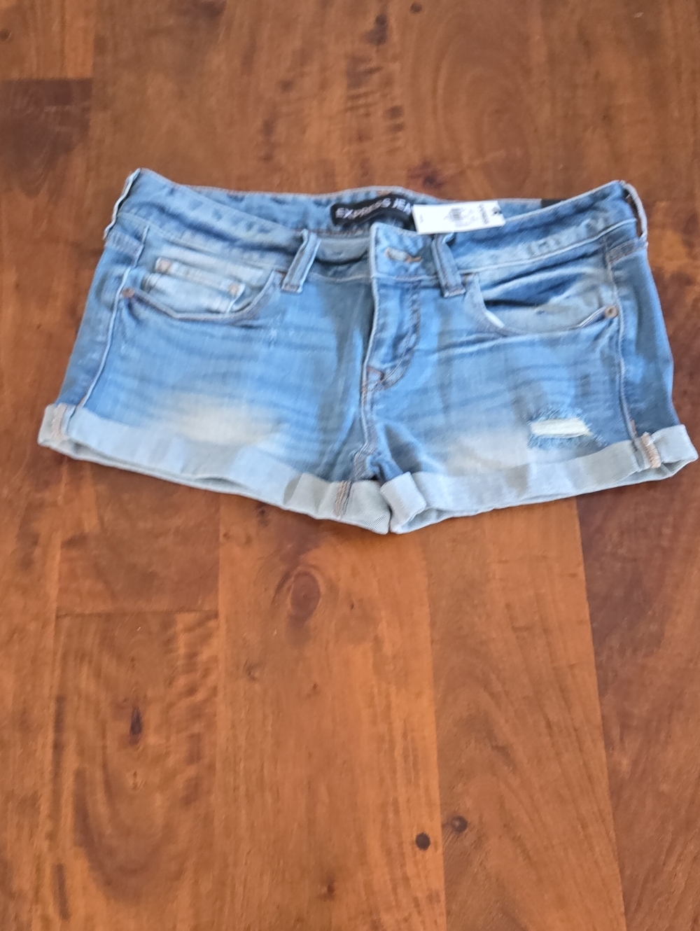 NWT Express Light Blue Distressed Rolled-Hem Denim Shorts Size 4
